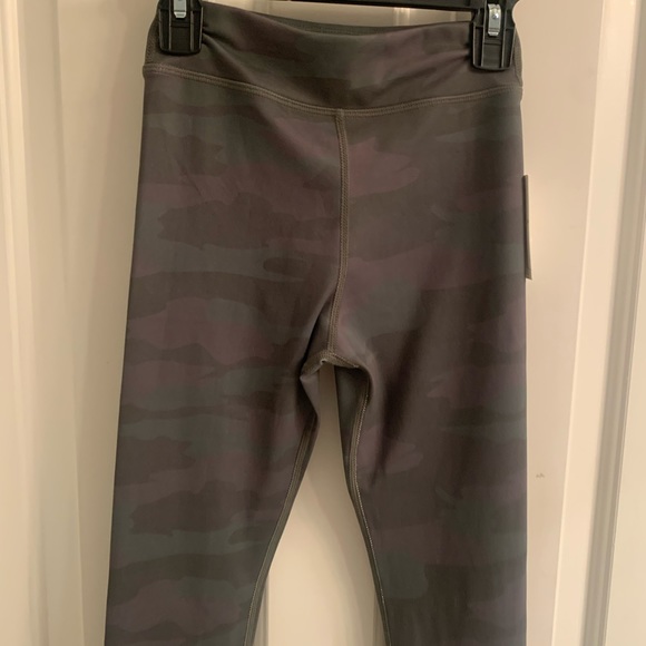 NWT-GB Girls Camouflage Leggings - Picture 2 of 10